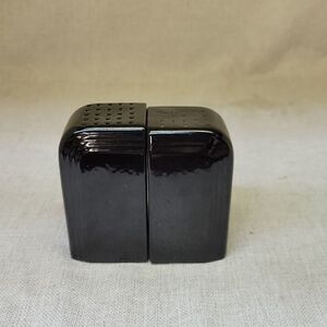 Vintage Stove Top Range Salt Pepper Shaker Black Deco  4"